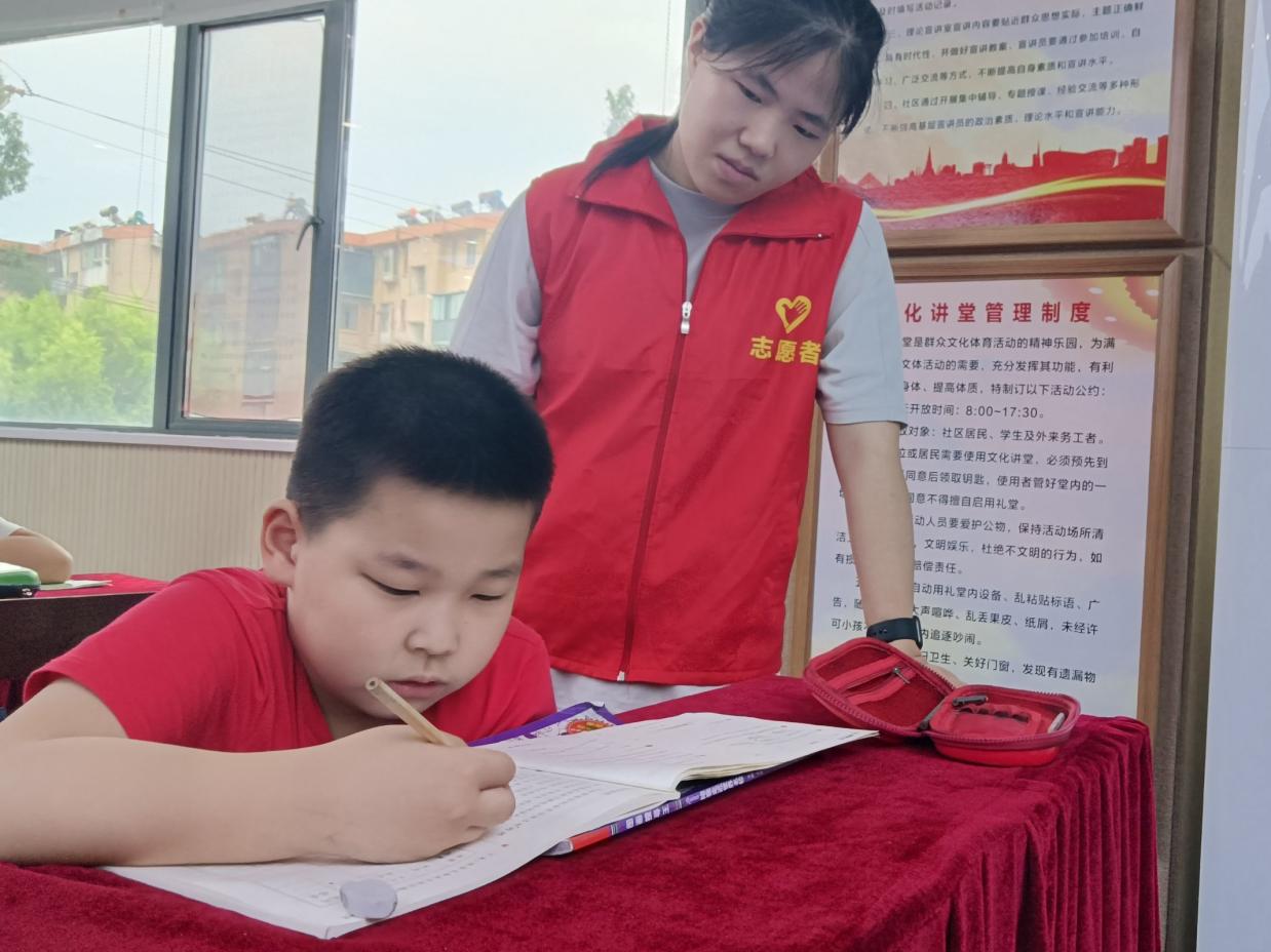 安徽學(xué)子三下鄉(xiāng)：垃圾分類你我他，環(huán)境文明靠大家