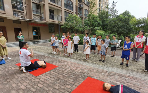 湖文學(xué)子三下鄉(xiāng)：學(xué)習(xí)防溺水知識(shí)，呵護(hù)兒童成長(zhǎng)