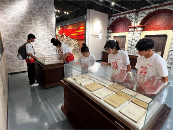 經(jīng)貿(mào)青年三下鄉(xiāng)：巡禮紅色印記，追憶崢嶸歲月