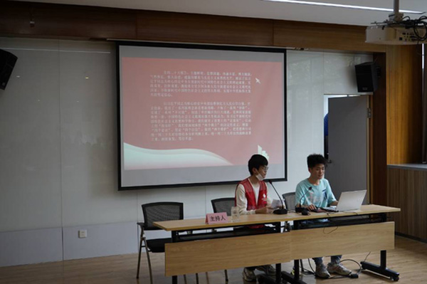 泰院學(xué)子進(jìn)社區(qū):貫徹二十大，奮斗新征程