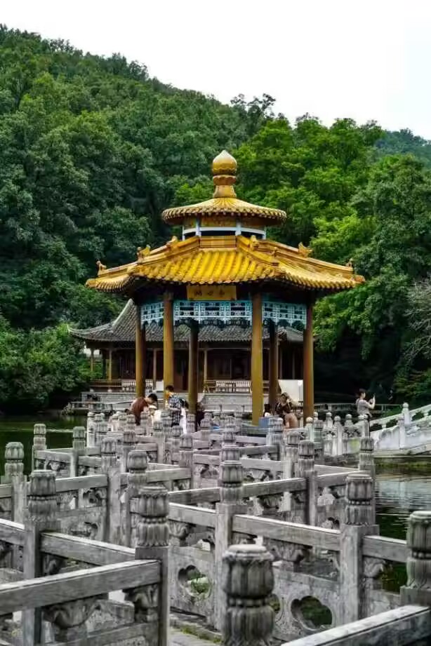 保護生態(tài)環(huán)境，滁院學子赴瑯琊山開展三下鄉(xiāng)志愿服務活動