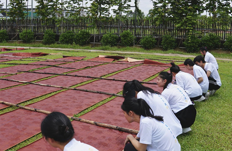 江職“香遇·非遺”實踐團尋香云紗非遺之美，助力“百千