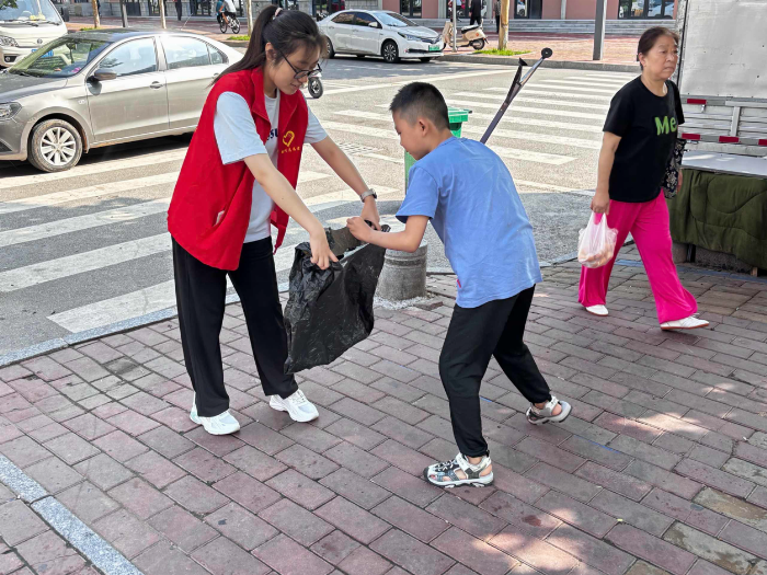 西安建筑科技大學(xué)赴陜西省銅川市耀州區(qū)支教暑期社會(huì)實(shí)踐團(tuán)開展“情暖童心”專項(xiàng)實(shí)踐活動(dòng)