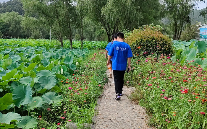 “農(nóng)旅結(jié)合，打造和美鄉(xiāng)村”-長安大學(xué)土地工程學(xué)院社會(huì)實(shí)踐隊(duì)赴商南縣紅廟村展開社會(huì)實(shí)踐