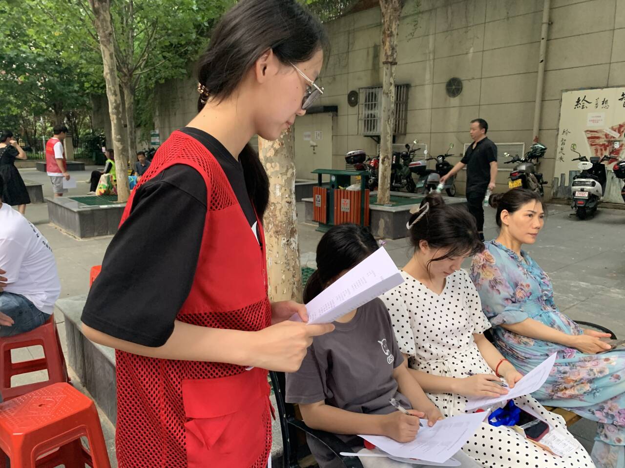 湖北學(xué)子三下鄉(xiāng)：開(kāi)展“愛(ài)水護(hù)水”問(wèn)卷調(diào)查活動(dòng)，倡導(dǎo)節(jié)約用水意識(shí)