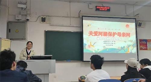 “關(guān)愛河湖，保護(hù)母親河”團(tuán)日活動