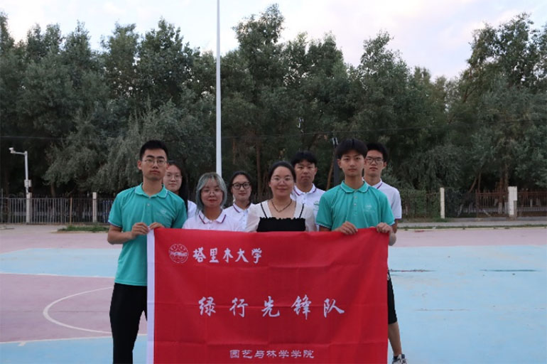 深入社區(qū)基層環(huán)境，躬身踐行清掃衛(wèi)生
