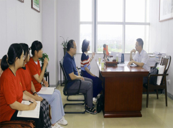 【新聞稿】鄭大學(xué)子三下鄉(xiāng)：青春永駐大別山，紅色基因代代