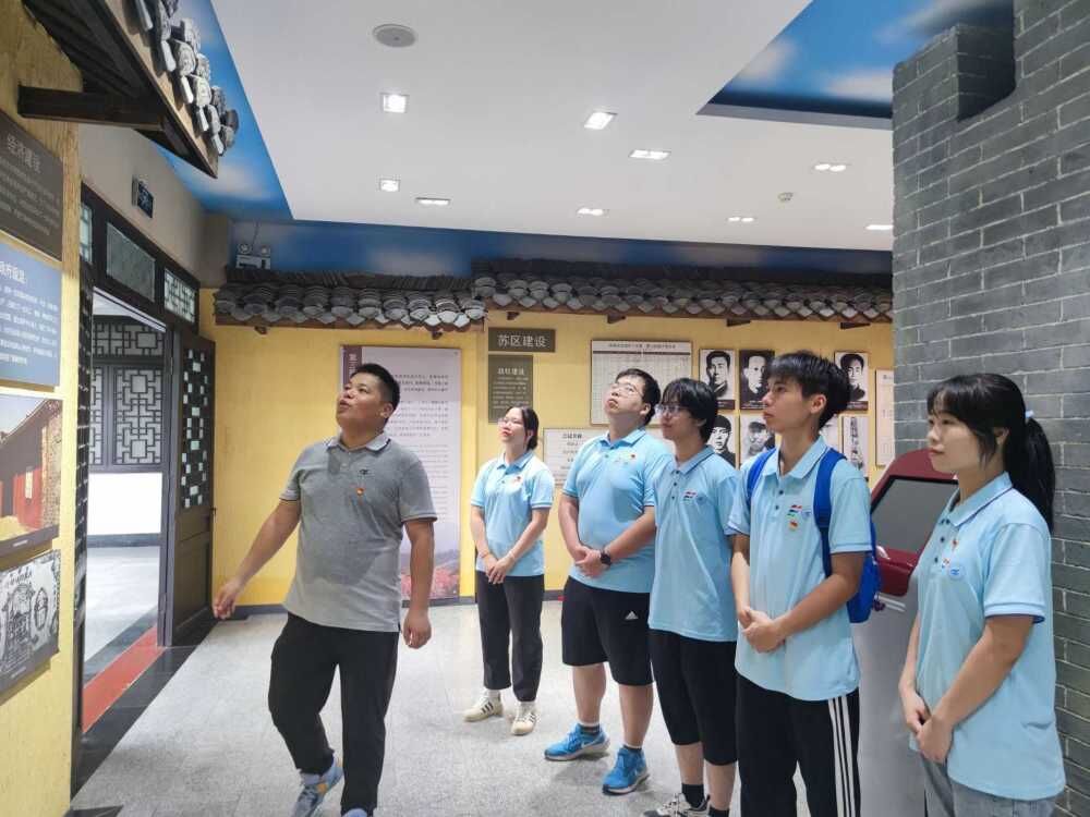 史策丹心六安魂，剛毅不屈獨(dú)山心