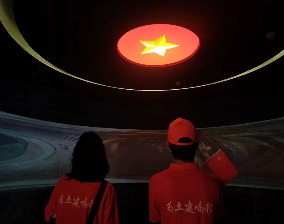 覽二七紀(jì)念館塔，學(xué)中國共產(chǎn)黨史