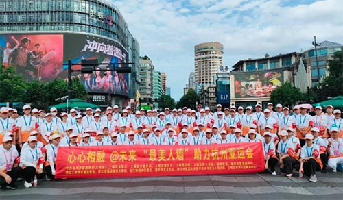 人墻守護(hù)國慶，志愿添彩青春