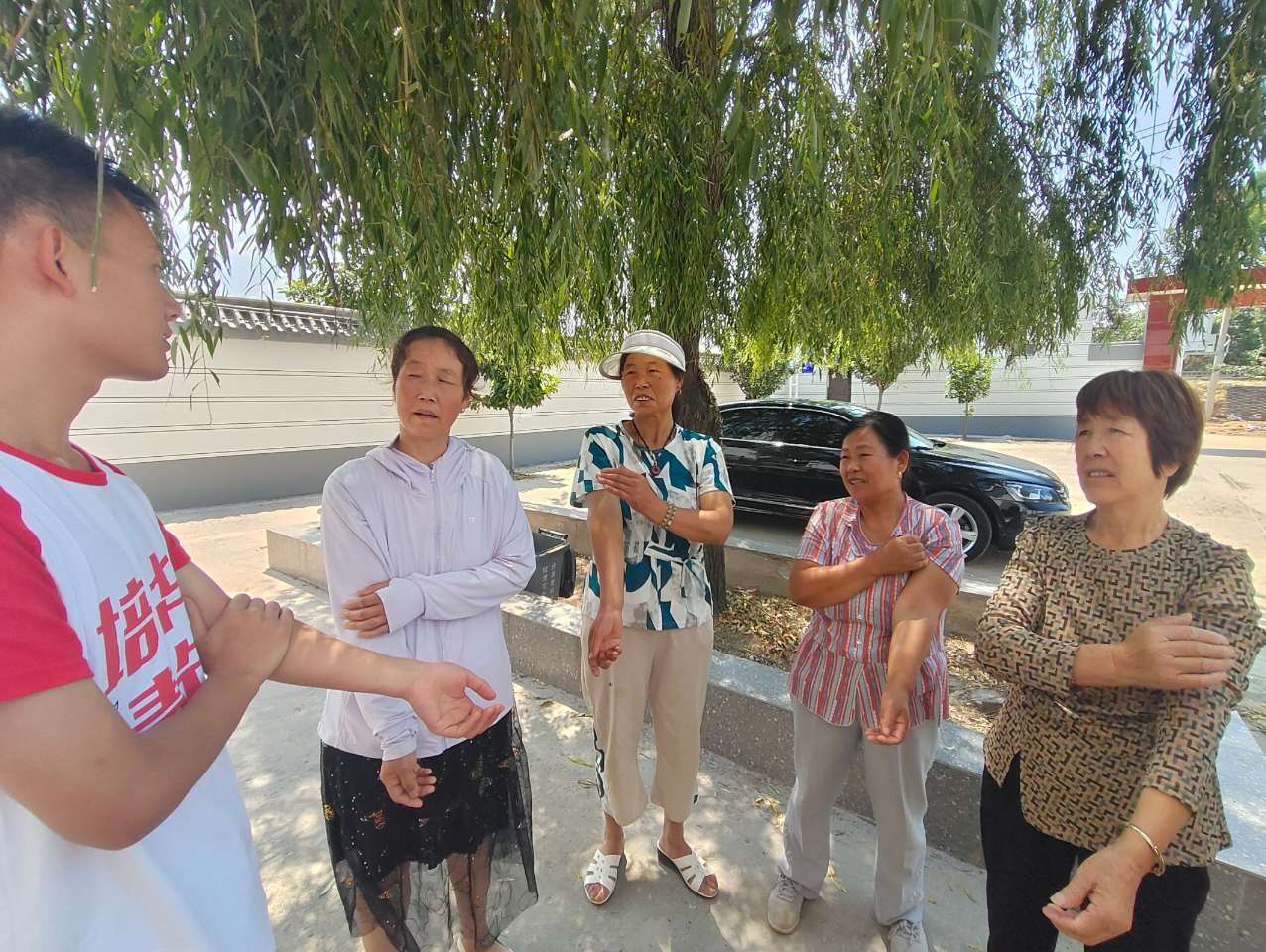 炎炎夏日義診行，濃濃真情暖人心