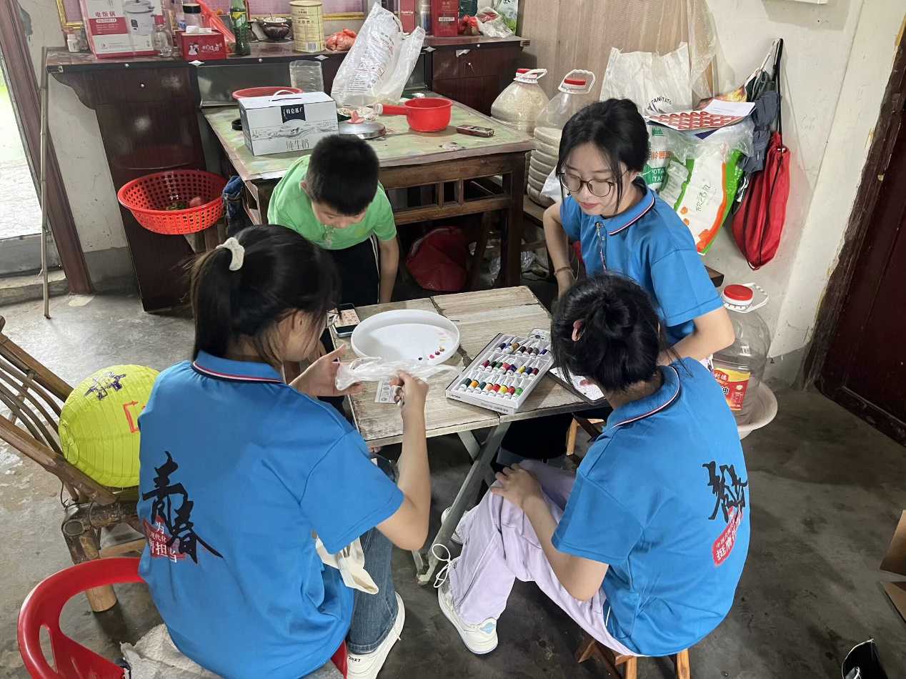 巢湖學(xué)院學(xué)子三下鄉(xiāng)：春暉護幼芽，暖意筑留守