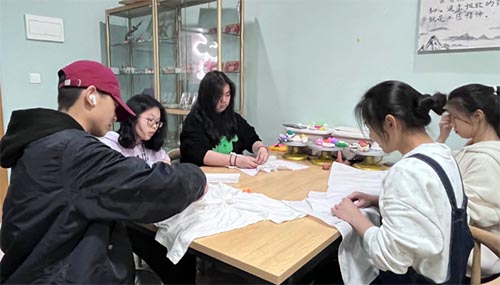 “觀今宜鑒古，無古不成今”——移通學(xué)子在非遺工藝中感受工匠之風(fēng)