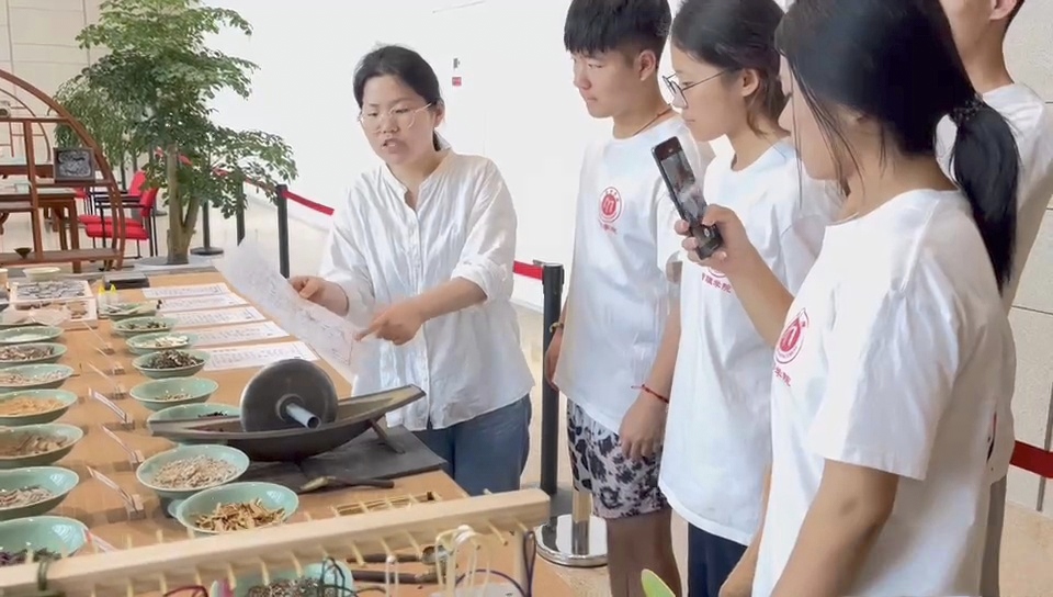 中國礦業(yè)大學(xué)（北京）遺韻新暉社會實踐團非遺探索