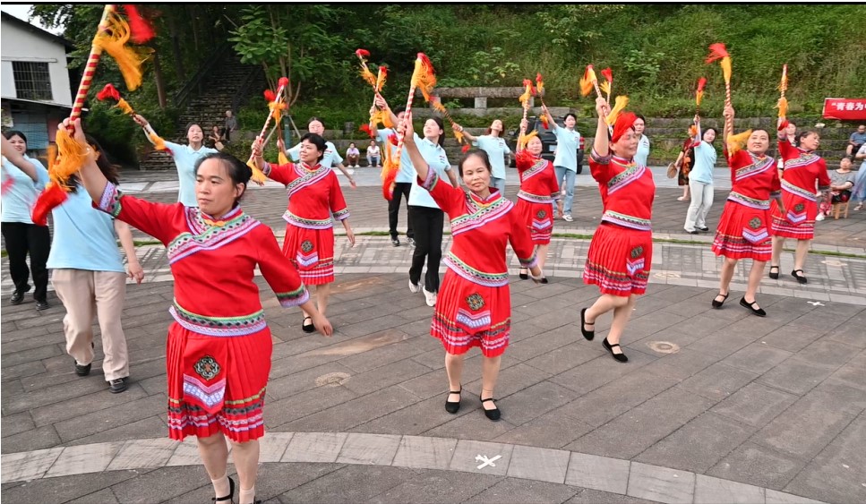 多彩課堂進鄉(xiāng)村，文化振興有你我