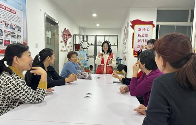 山東大學(xué)城市社區(qū)隔代養(yǎng)育群體關(guān)護(hù)項(xiàng)目實(shí)踐隊(duì)開(kāi)展專(zhuān)業(yè)勞動(dòng)教育活動(dòng)